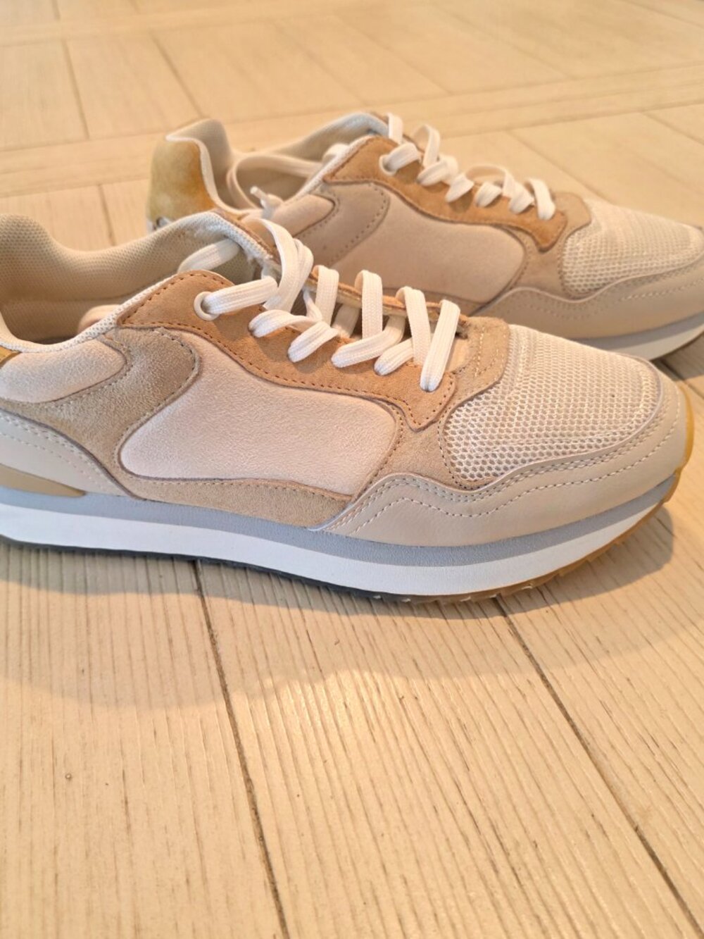 HOFF Toulouse City Series | Colorblock Suede Sneakers | Size 8